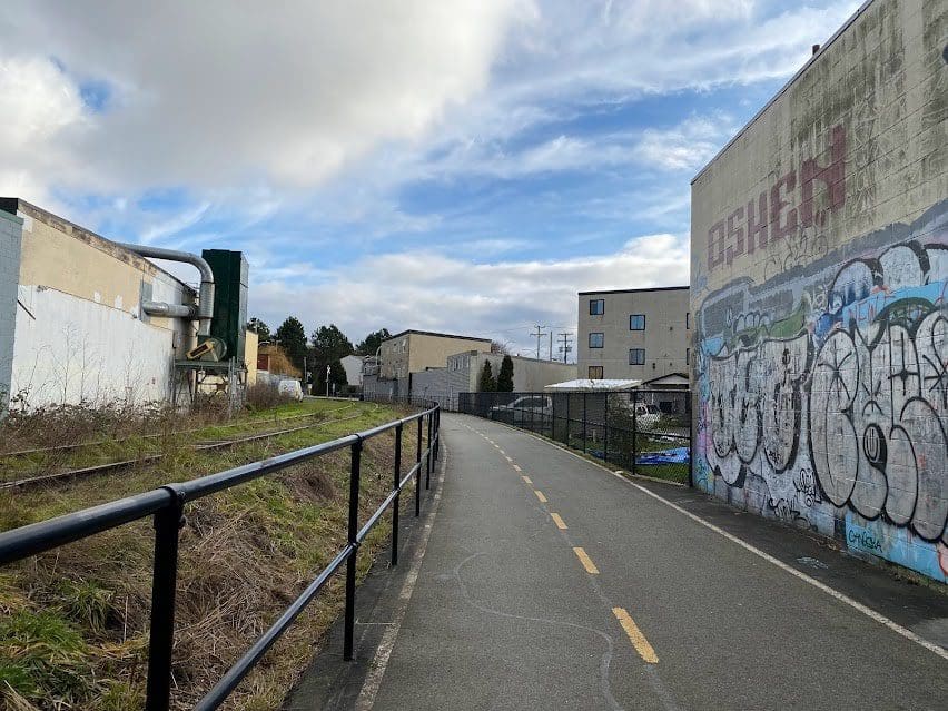 Long stretches between streets for walking and cycling