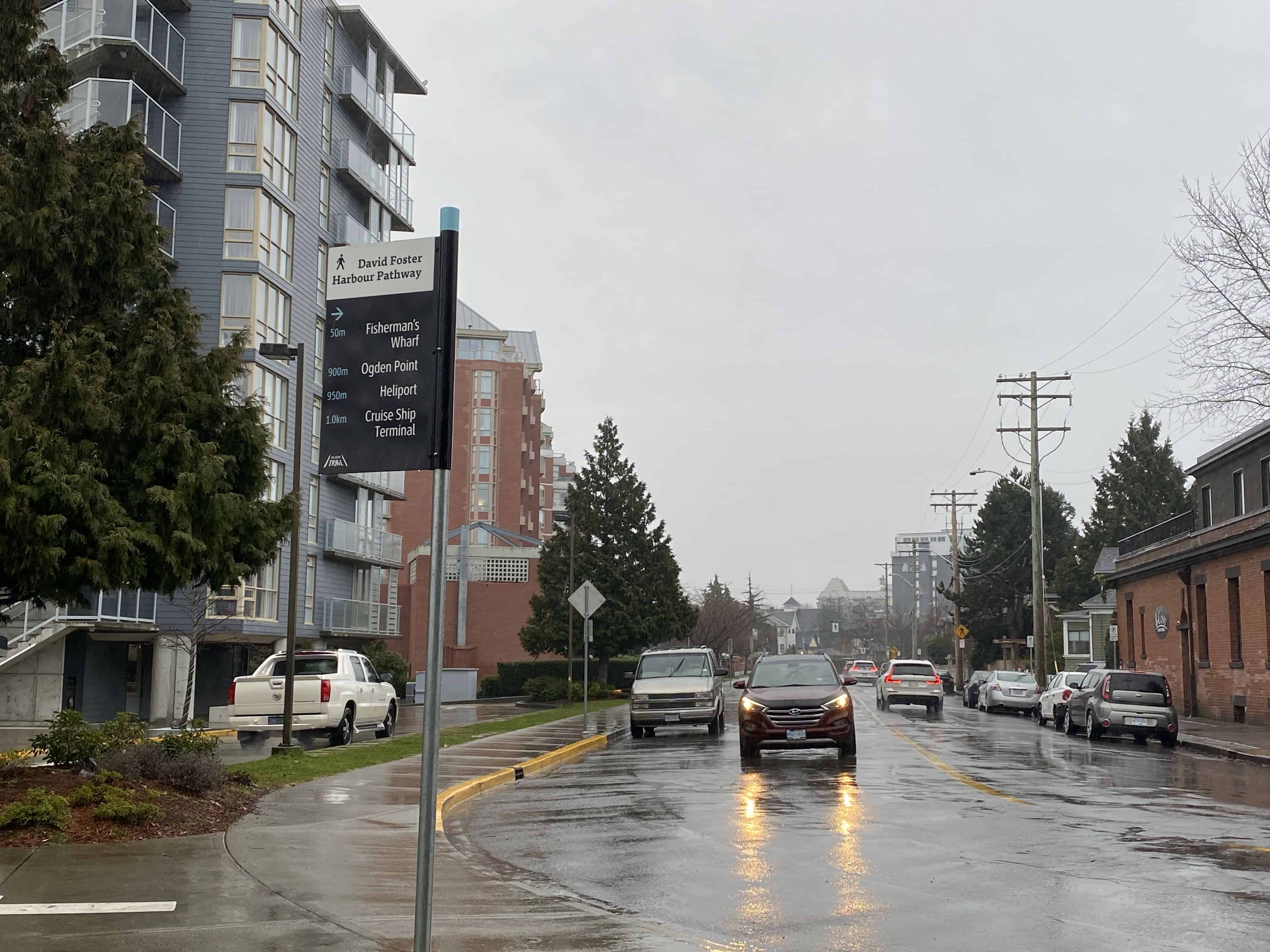 Coming to Superior Street from the harbour pathway