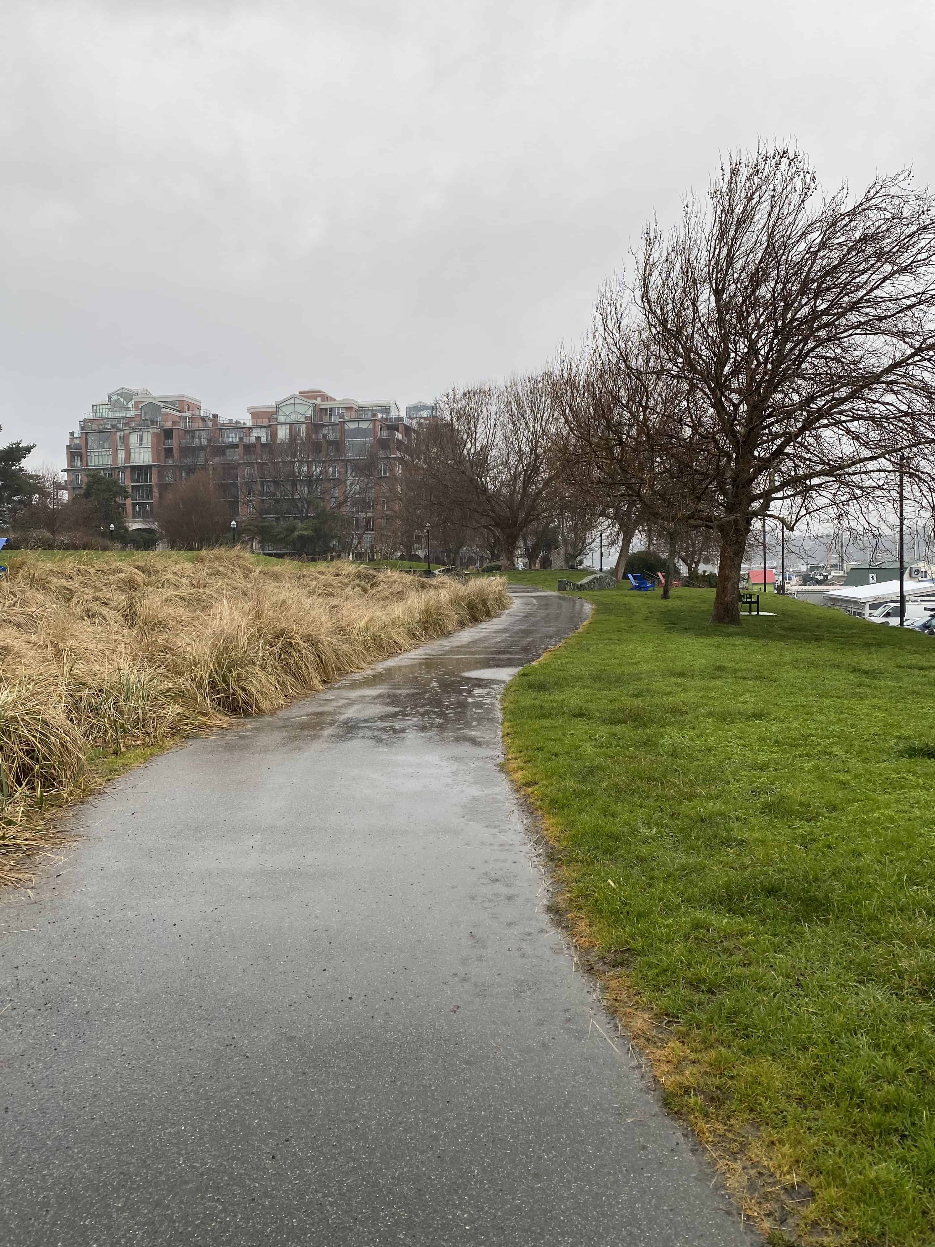 Crossing through Fisherman's Wharf Park