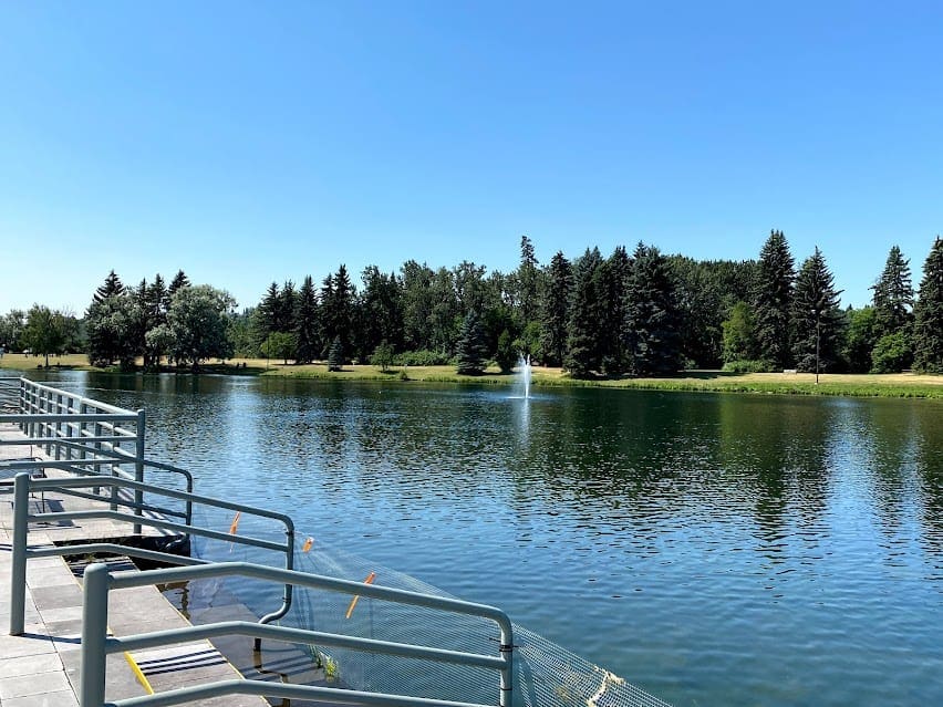 Hawrelak Park in the summer