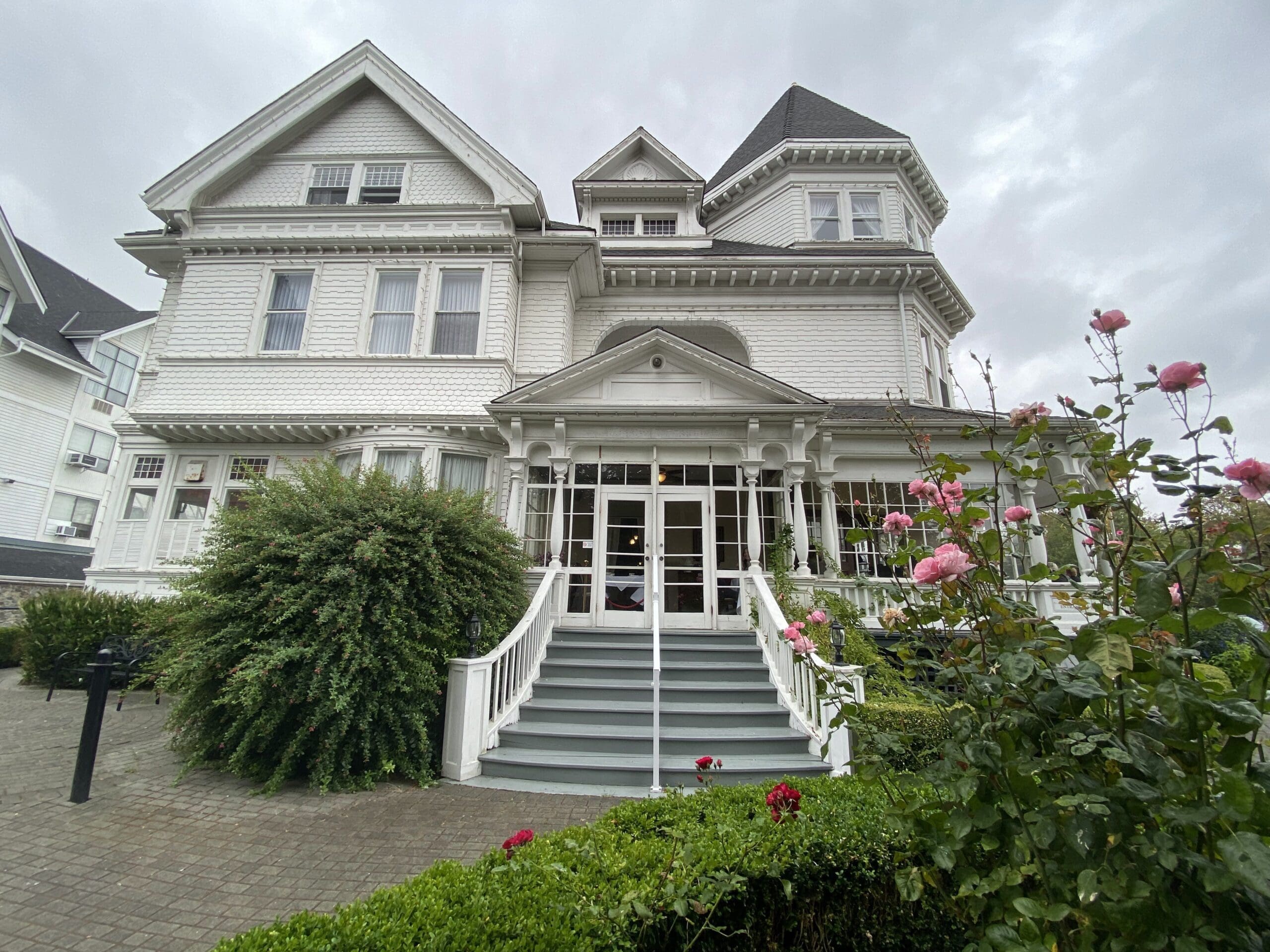 Pendray Restaurant and Tea Room or Tea House is one of the best Tea Houses in Victoria.